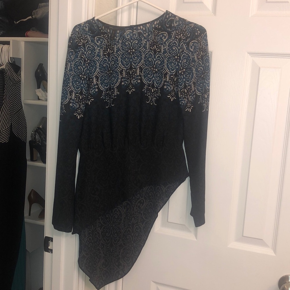 Bcbg Maxazria high low top xxs